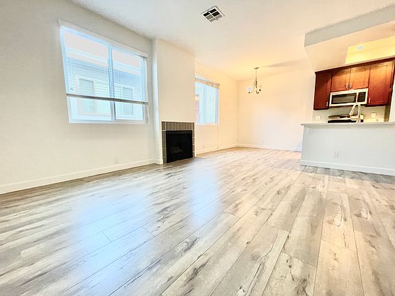 3rd image of 1130 Rexford Dr #3A