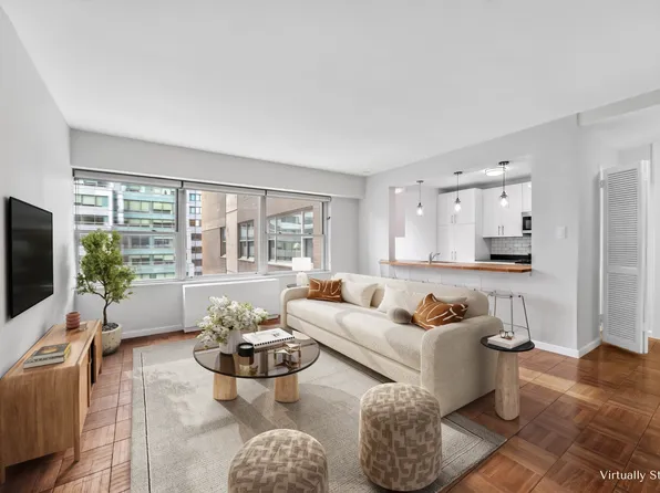 118 East 60th Street image 1 of 12