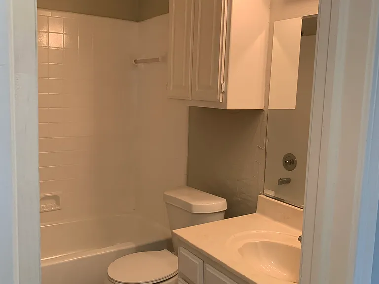 1501 W Montgomery St — Photo 7