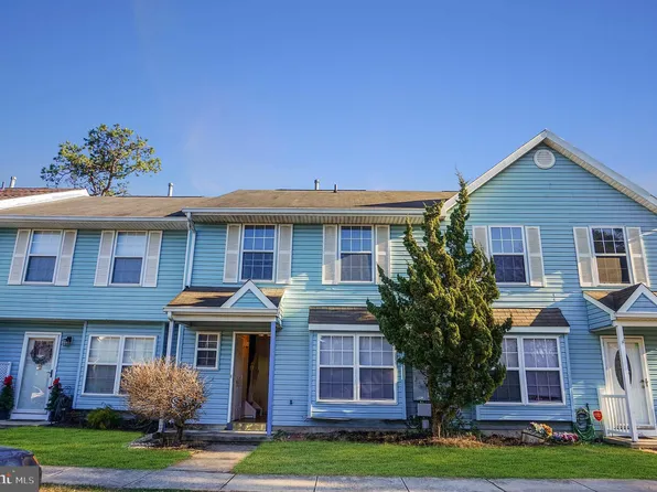 5 Ford Ln, Berlin, NJ 08009