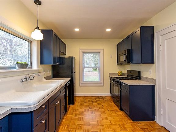 2nd image of 5006 N Winthrop Ave