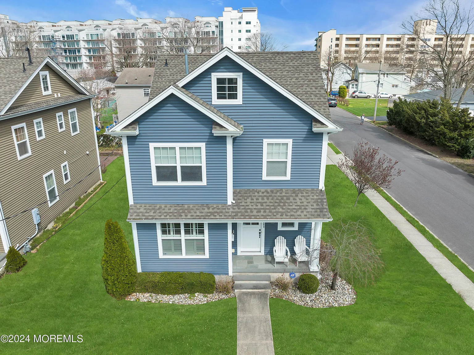 4 bed, 2.5 bath, 2304 sqft, $3,200 — Photo 1