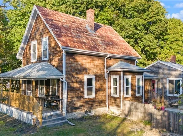 4 Walnut St, Assonet, MA 02702