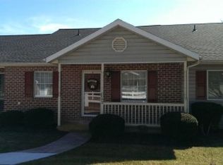 52 Strawberry Dr, Carlisle, PA 17013