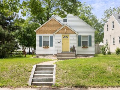 1033 Hall Ave, West Saint Paul, MN, 55118