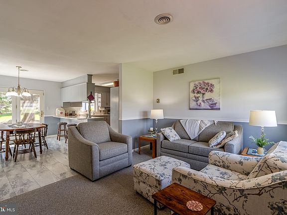 4th image of 7987 Elizabethtown Rd