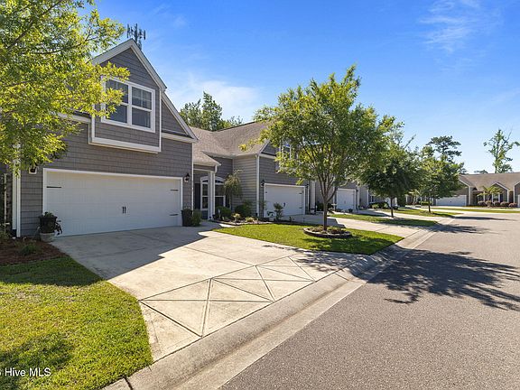 3rd image of 616 Cambeck Drive SE Unit 2