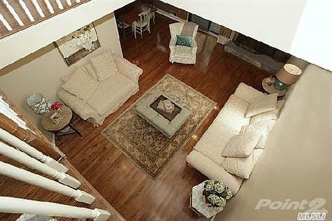 4th image of 3 Village Ln