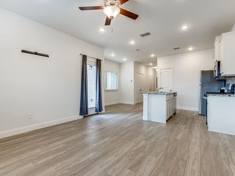 226 Griffith Dr #28 — Photo 6