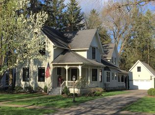 42 Church St, Chagrin Falls, OH 44022