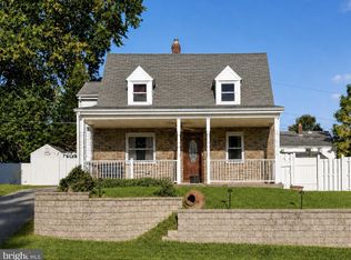 864 Cricket Rd, Secane, PA 19018