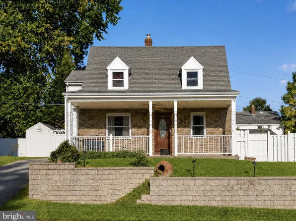 864 Cricket Rd, Secane, PA 19018