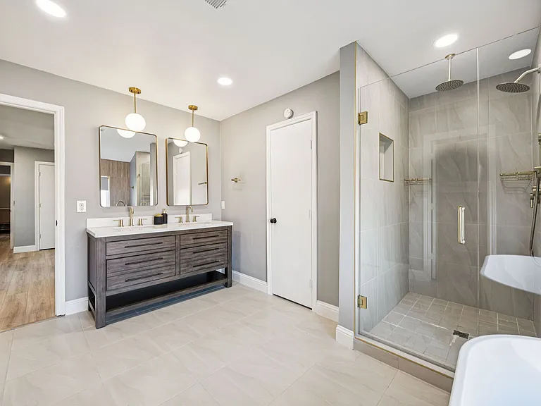 2833 Meadowbrook Dr — Photo 26