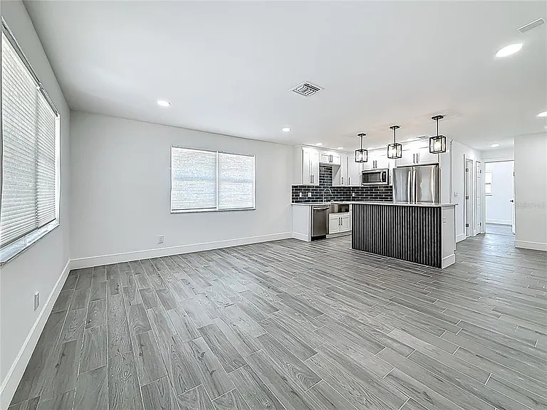 1755 Shore Acres Blvd NE — Photo 5