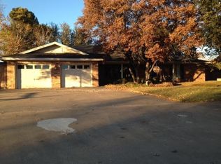 906 W Houston St, Floydada, TX 79235