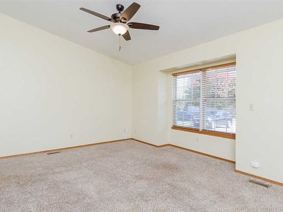 4th image of 641 S Dublin Dr