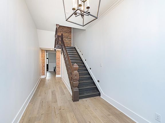 3rd image of 1340 N Park Ave #2