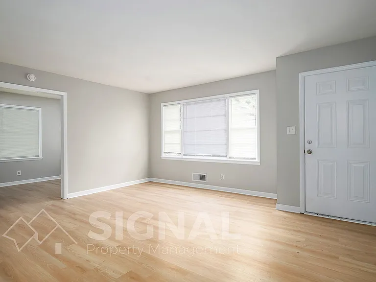 112 19th Ave NW — Photo 7