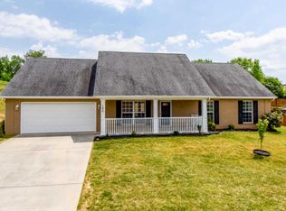 180 Portland Dr, Lenoir City, TN 37771