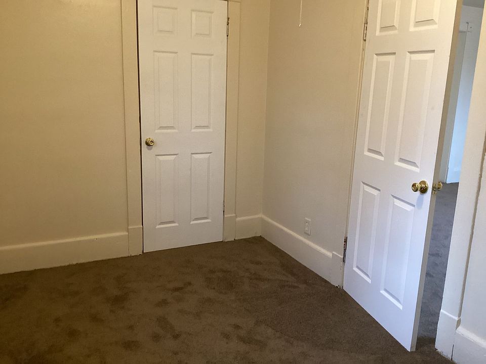 1st image of 2825 N Fratney St APT 4