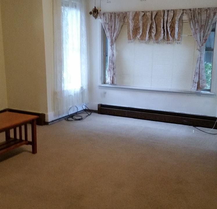 2nd image of 700 Crawford Ave