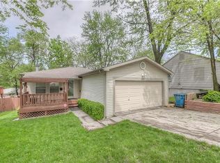 220 W Halliburton Ct, Independence, MO 64050