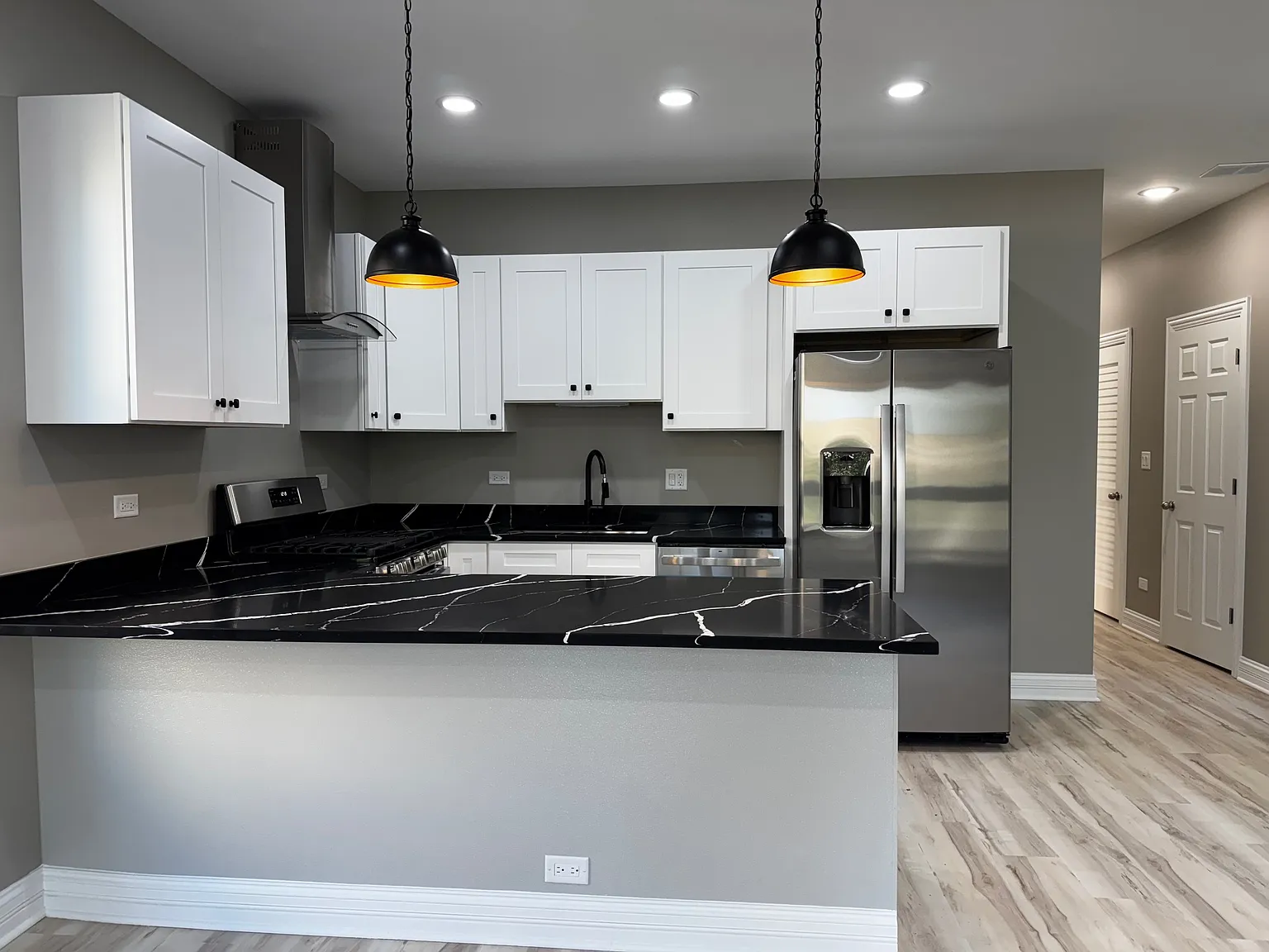 2 bed, 1200 sqft, $2,000 — Photo 1