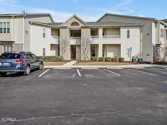 2nd image of 213 Fullford Lane #204