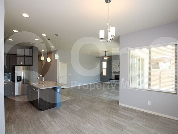 3rd image of 21081 E Via Del Sol