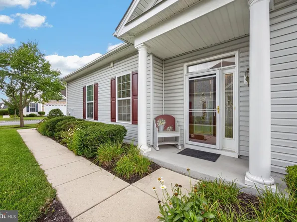 1638 Boxwood Rd, Boothwyn, PA 19060