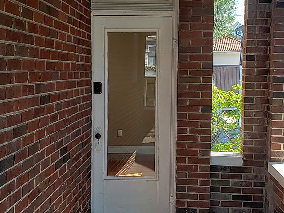 4th image of 440 Elm Ave SW APT 3