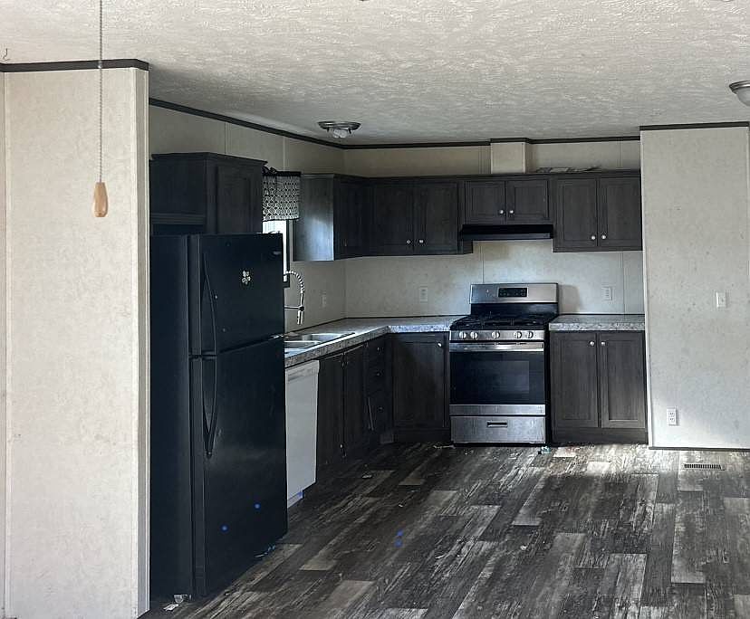2nd image of 2476 Illinois Cir