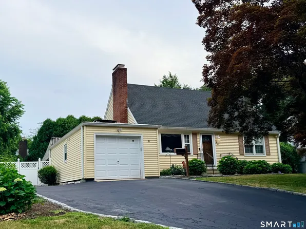 14 Ayres Drive, Stamford, CT 06905