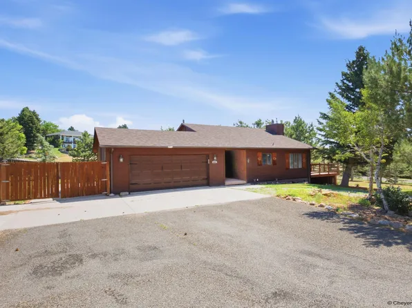 6618 Prairie Hills Dr, Cheyenne, WY 82009