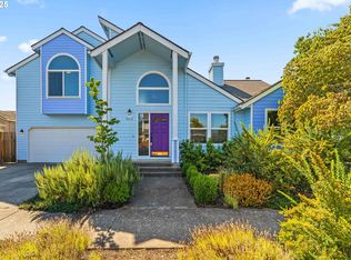 3212 Kentwood Dr, Eugene, OR 97401