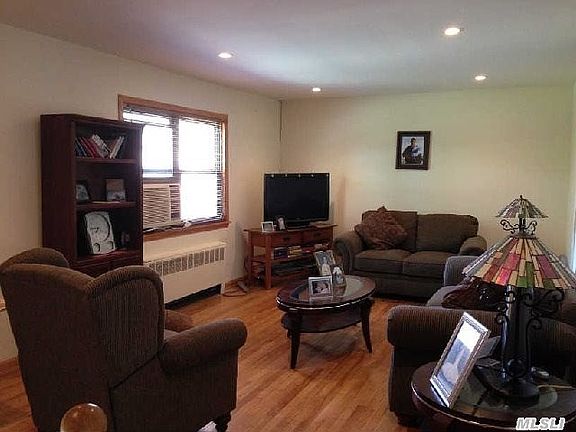 3rd image of 22056 75th Ave