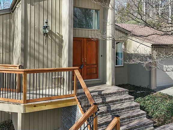 2nd image of 3601 Honeywood Dr