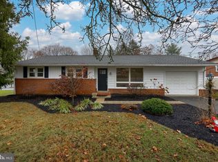 1696 Valley Forge Rd, Lancaster, PA 17603
