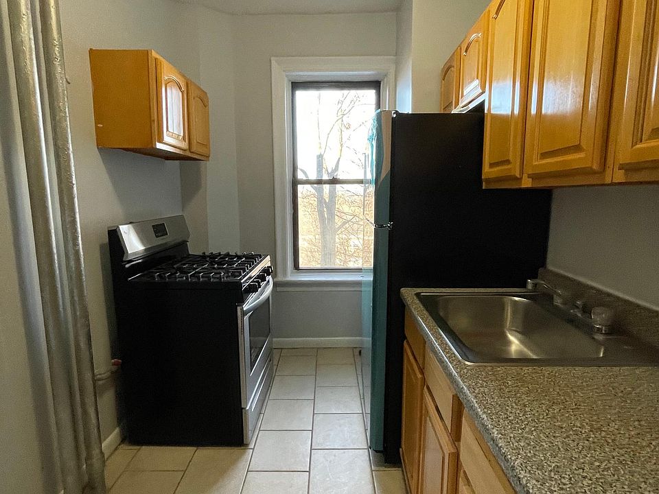 1st image of 112 Glenwood Ave #304