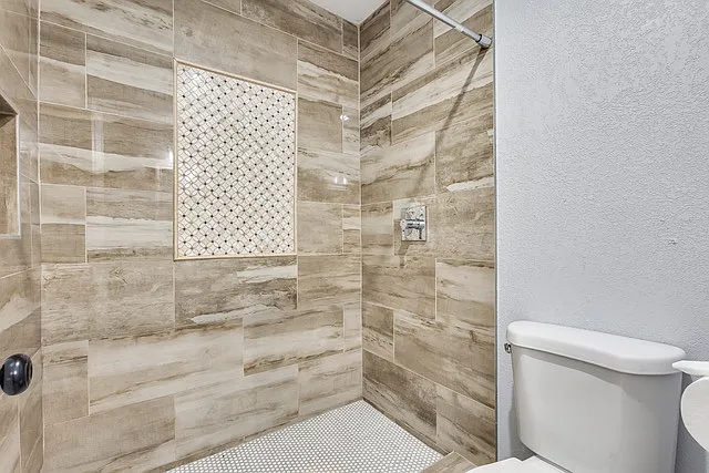 14018 N 44th Dr — Photo 13