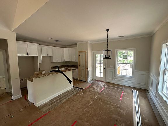 5th image of 2027 Whittaker St