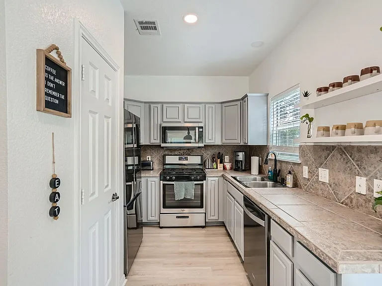 1812 Ulit Ave #A — Photo 6