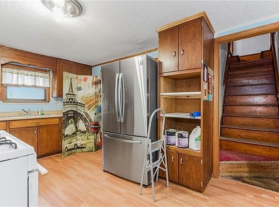 5th image of 1639 S 47th St