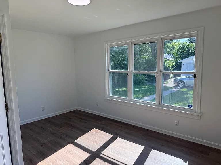 8323 Saint Clair Ave — Photo 6