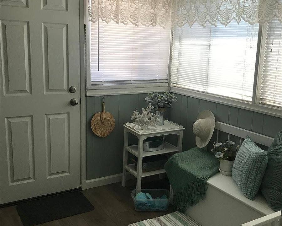 1st image of 326 Sierra Vista Dr #326