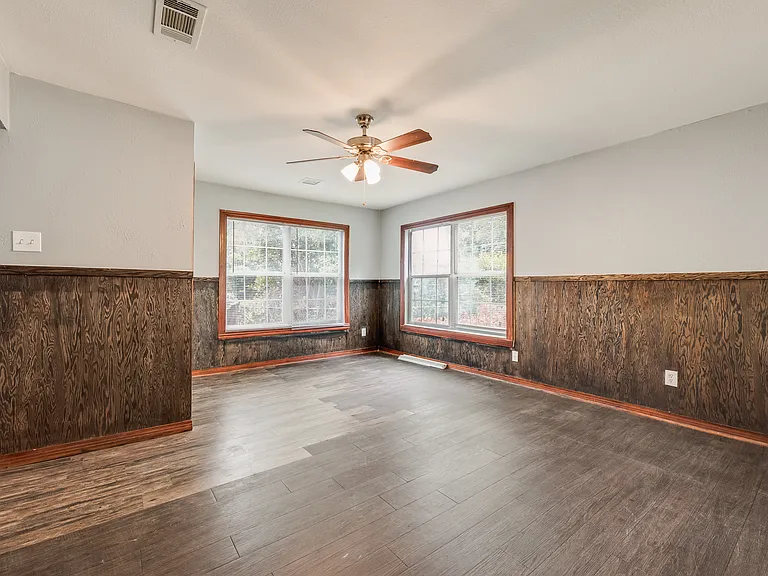 6617 Greenlee St — Photo 4