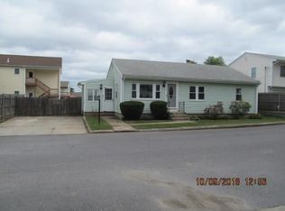 6 Albermarle Ave, Johnston, RI 02919