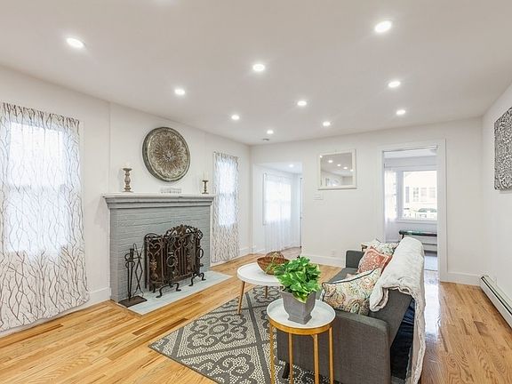5th image of 109-31 Hannibal St