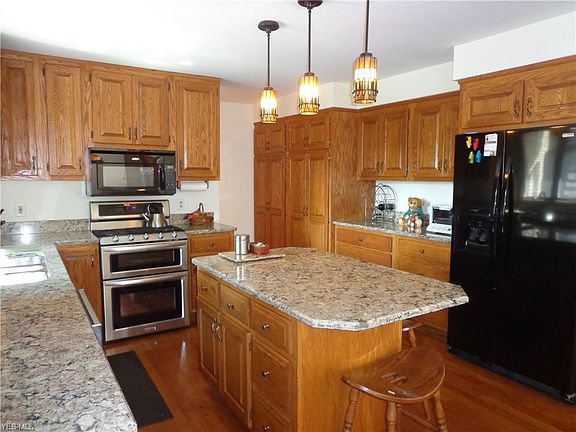 5th image of 1065 Torrey Pines St NE