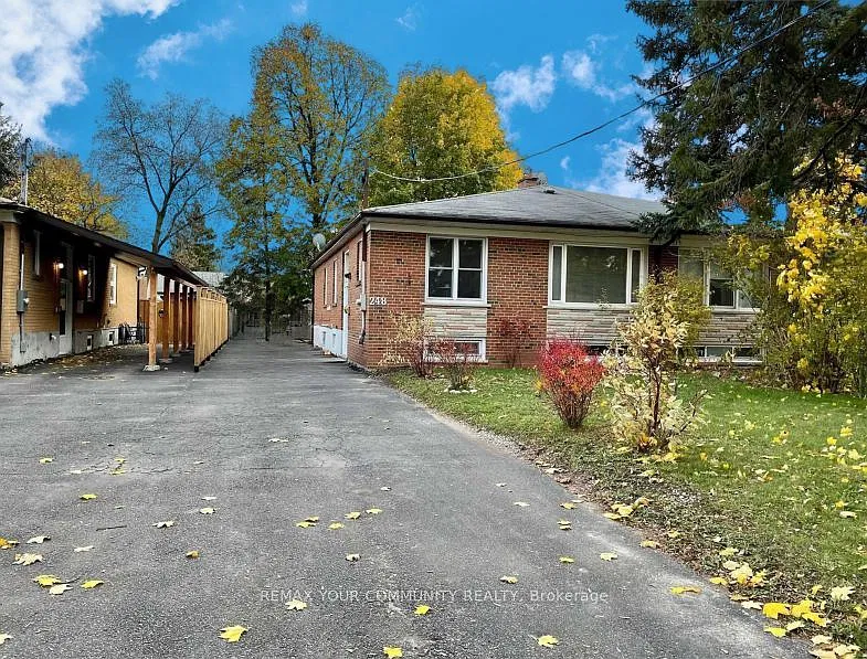 3 bed, $1,900 — Photo 1
